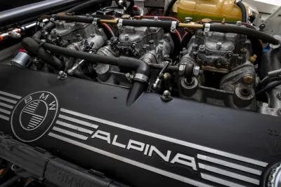 Roadster V8